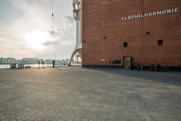 Elbblick an der Elbphilharmonie