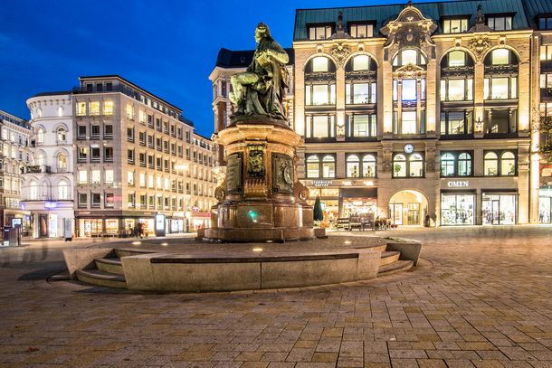 Lessing Denkmal auf dem Gänsemarkt